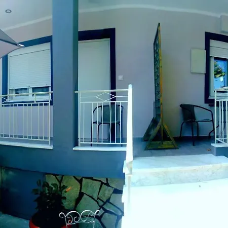 Katrine Seaside Rooms #Propertly *