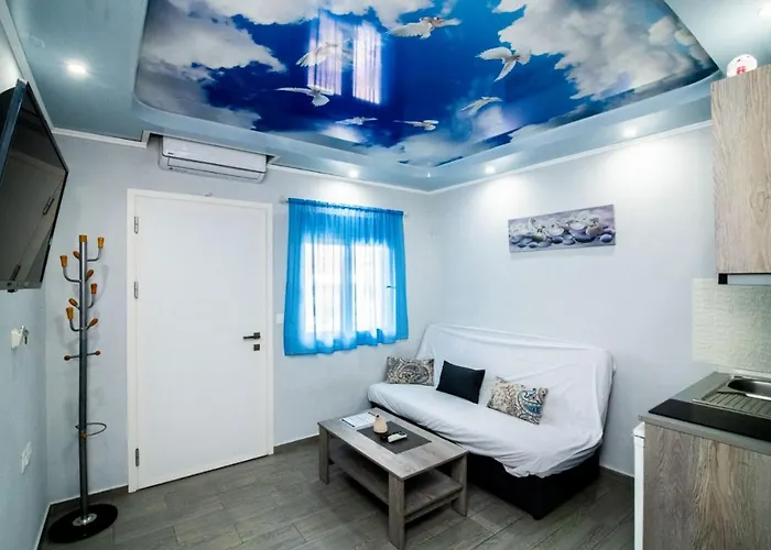 Katrine Seaside Rooms #Propertly شقة Nea Kallikrateia